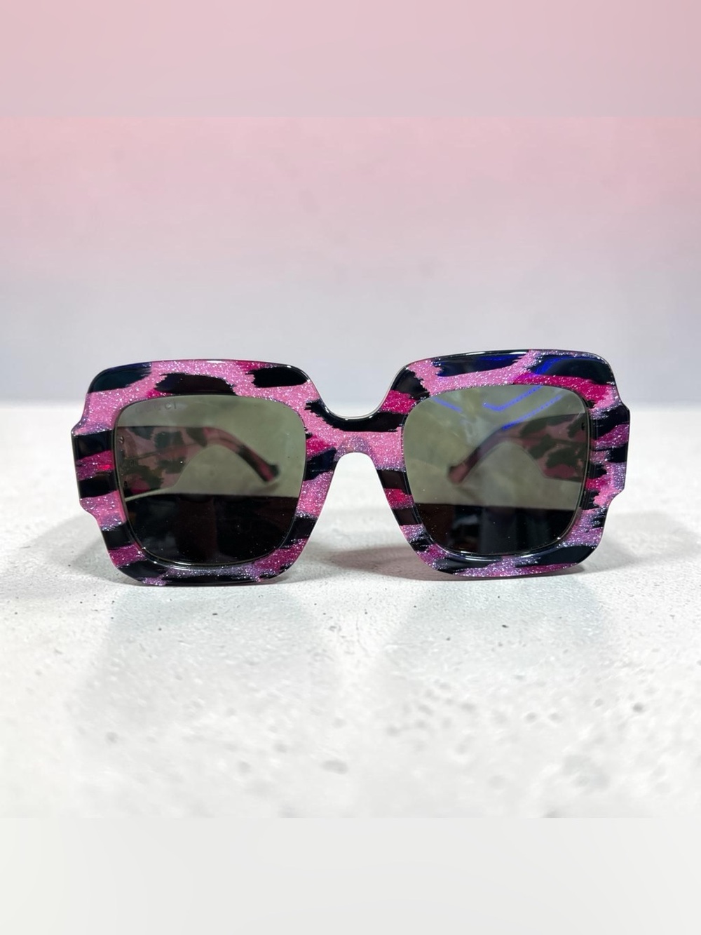 Gucci Pink Glitter Leopard 🐆 Square Sunglasses - Picture 3 of 10